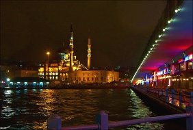 Мост через залив Золотой Рог (Фото Д. Карпова)
